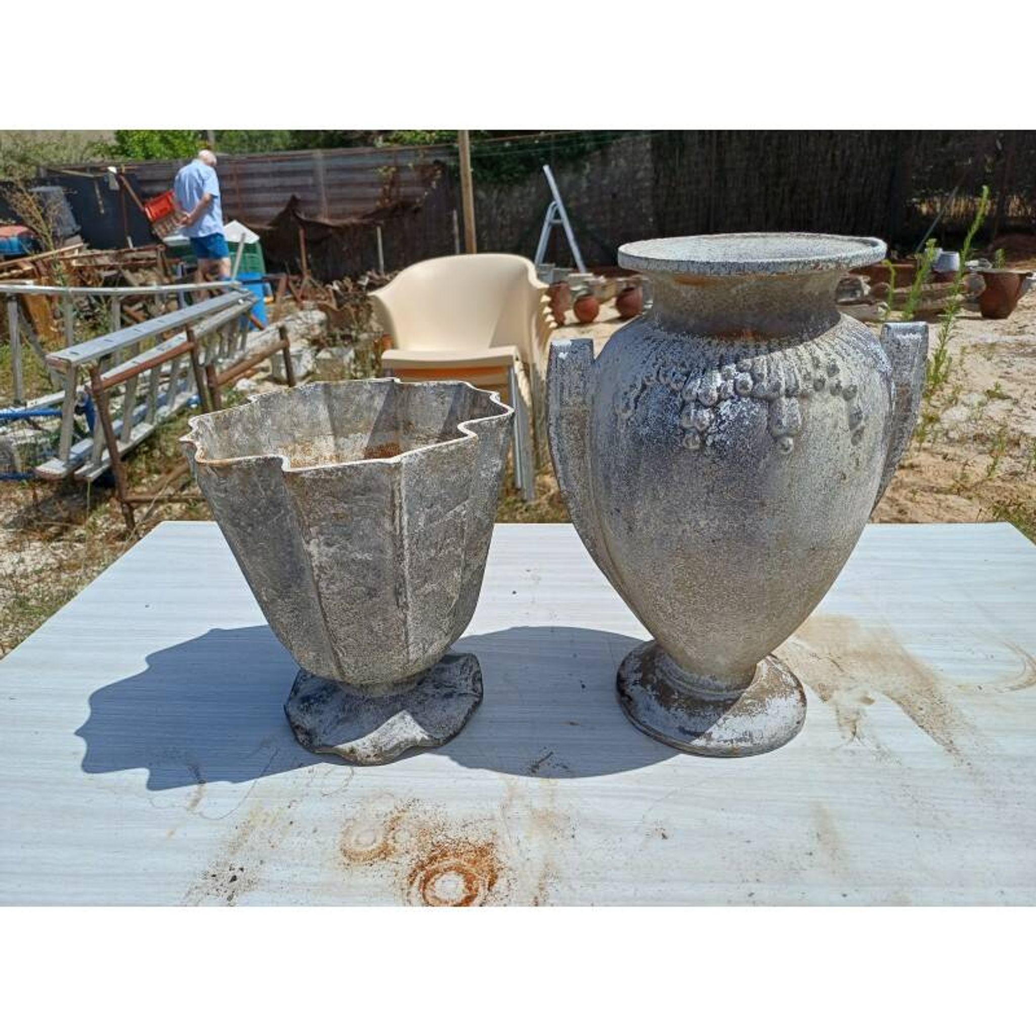 2 vases en fonte 1900 : Charleville - Mézières