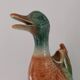 Pichet à eau en barbotine années 60. Décor canard coloré. Non signé