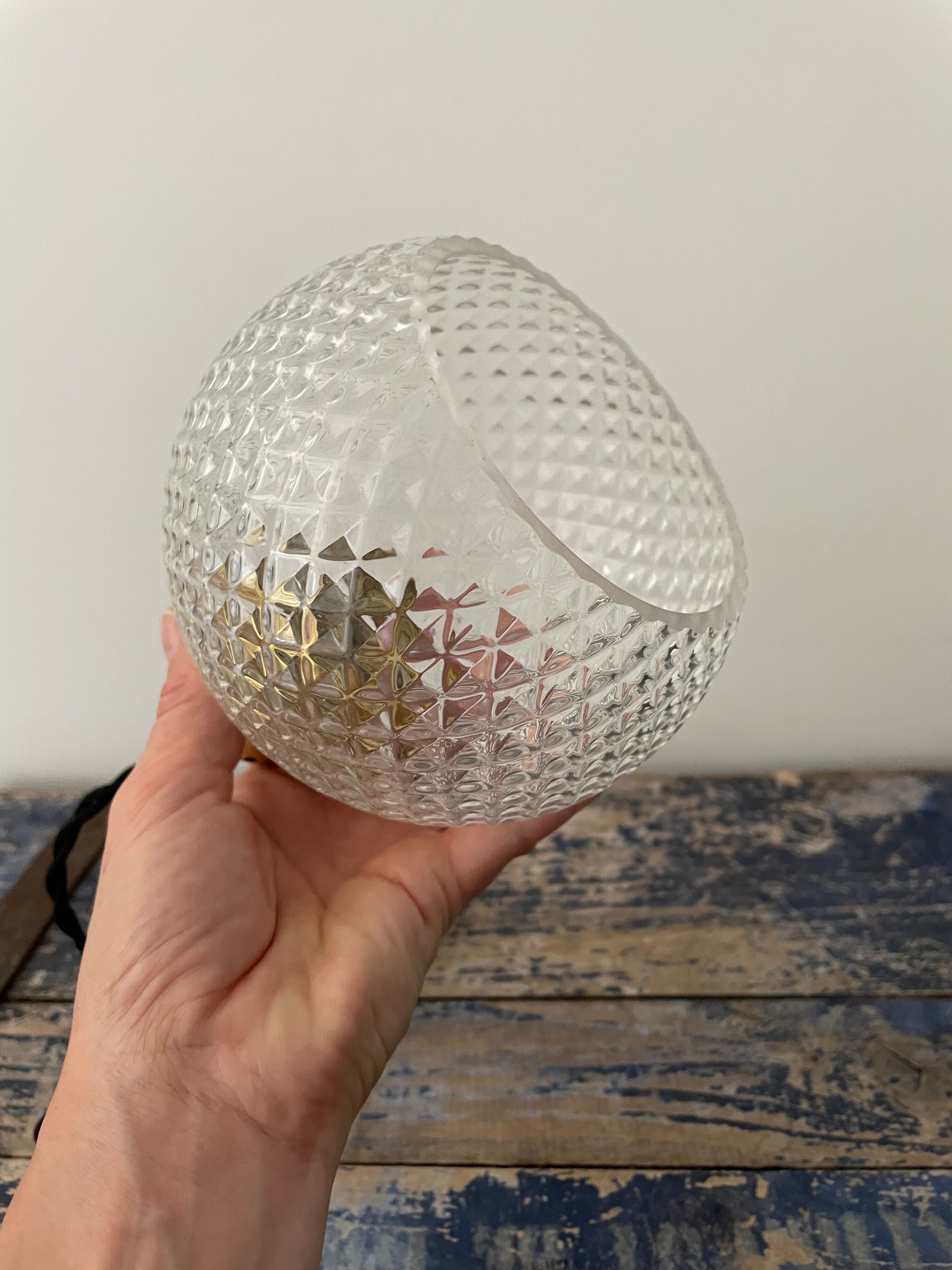 Lampe baladeuse vintage en verre ciselé électrifiée à neuf