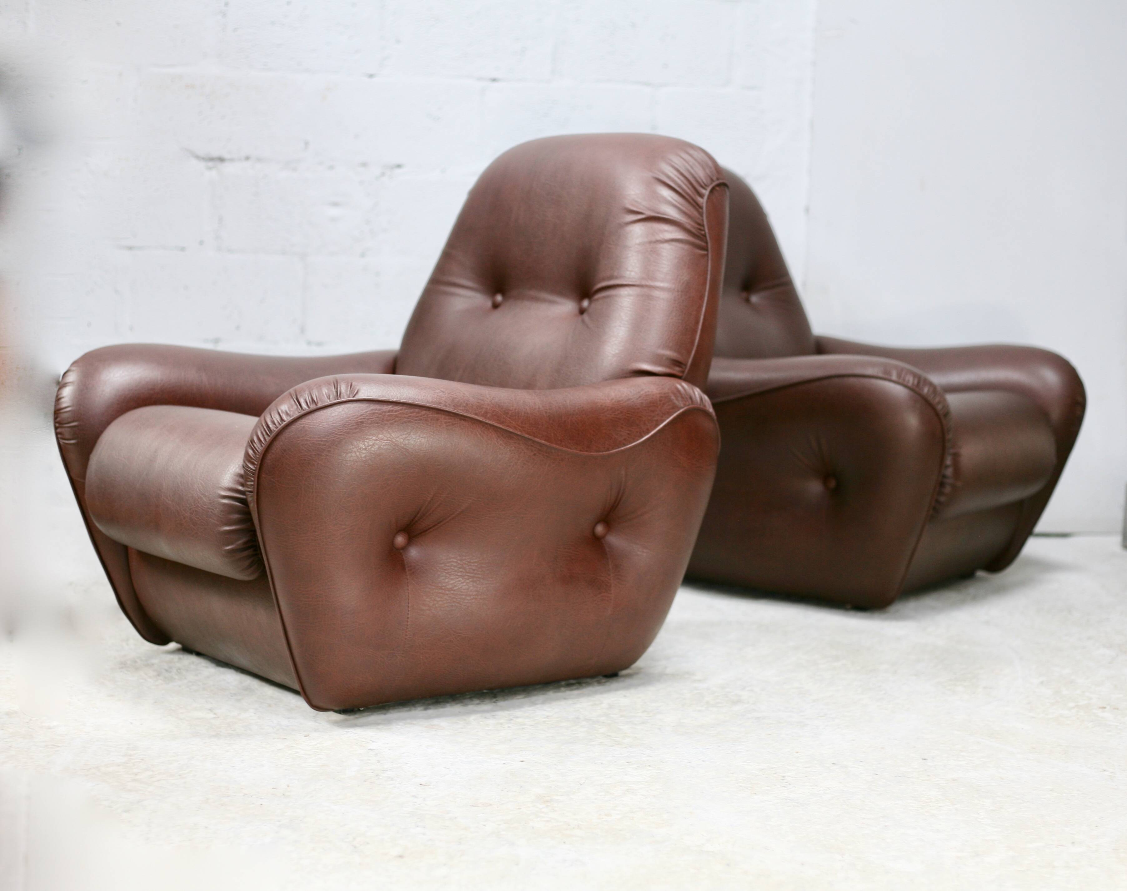 Pair of "space age" armchairs. Circa 1970