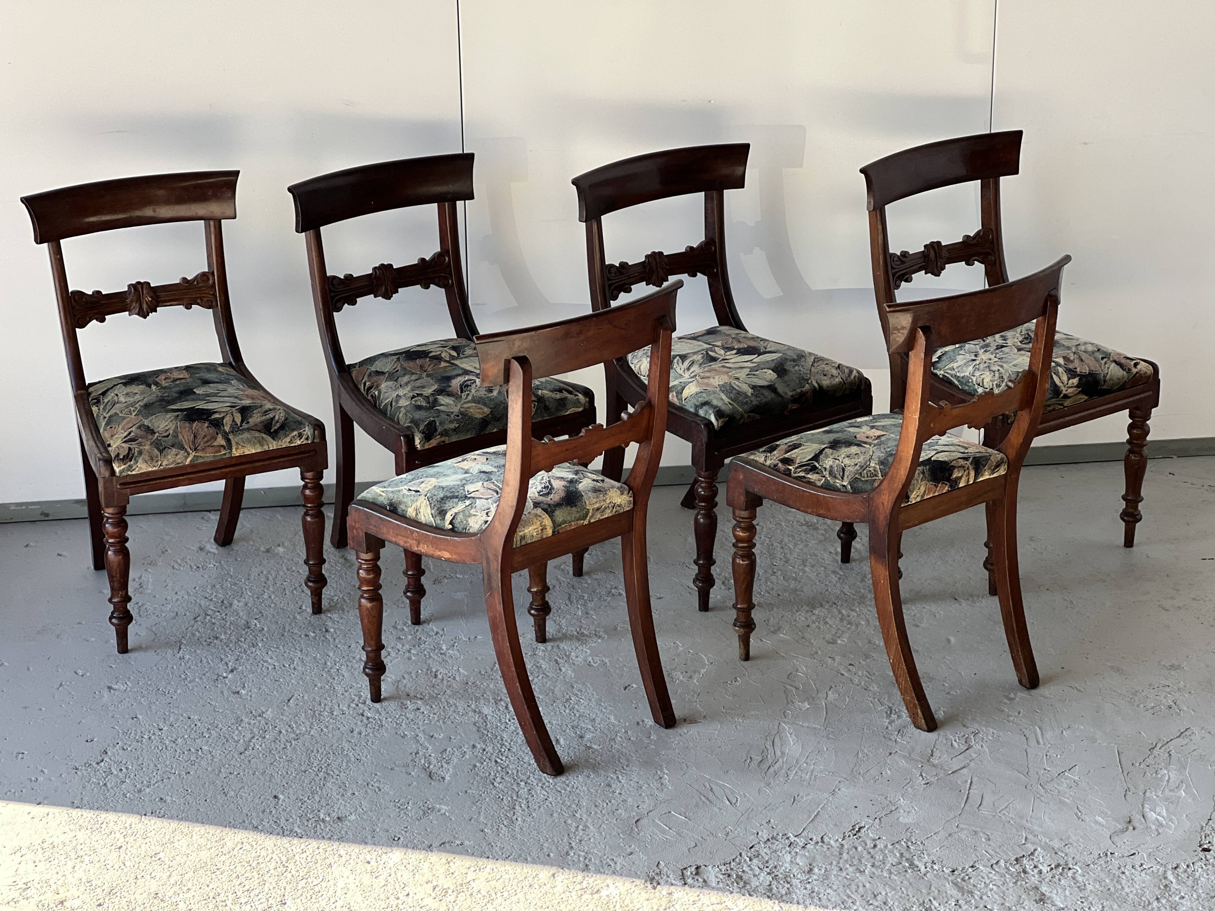 19th century mahogany dining room table and chair set, England, 1850s