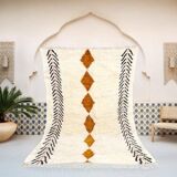 Handmade traditional Beni Ourain Berber rug, size 140 x 260 cm.