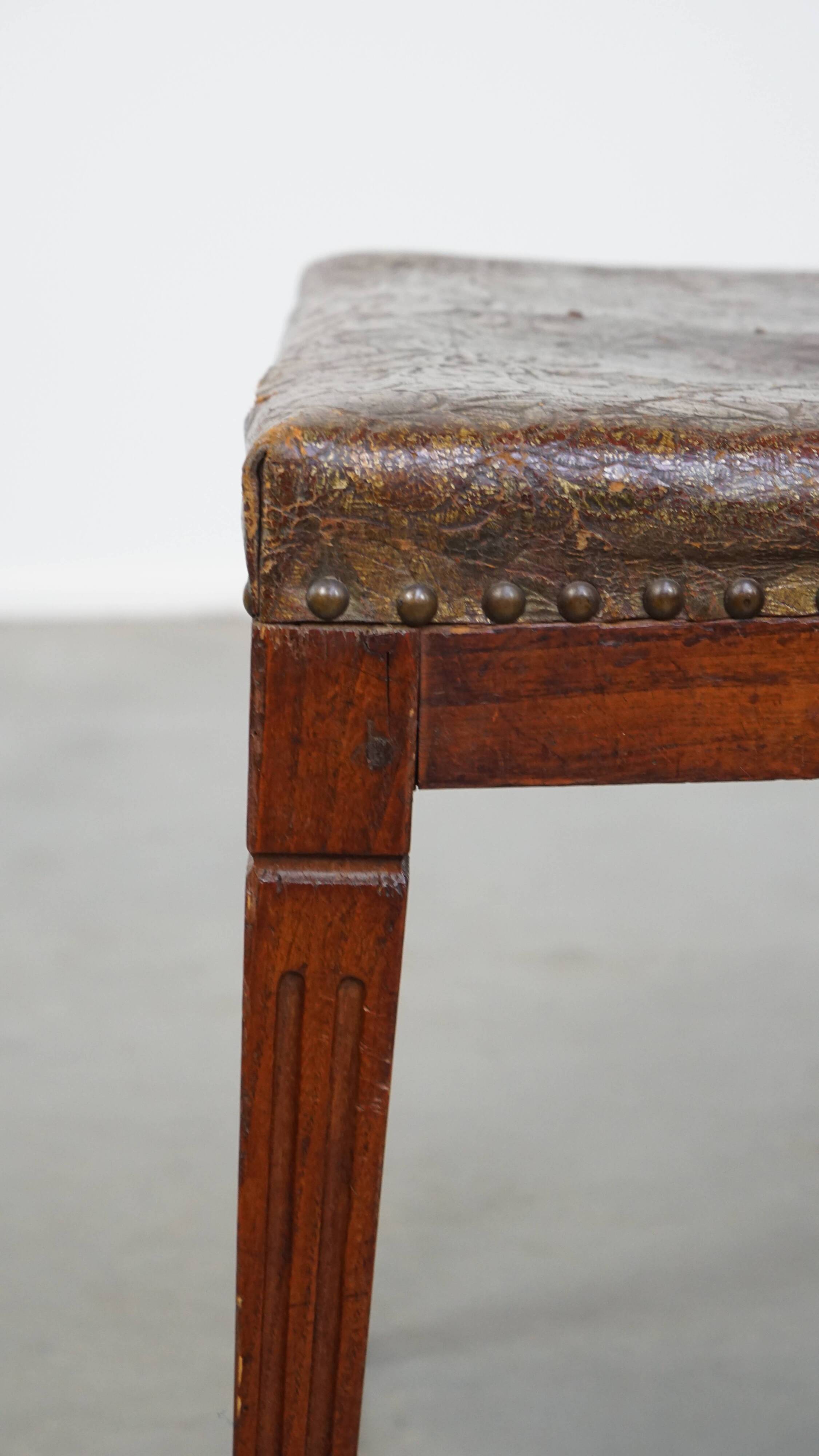 Ensemble de 6 chaises de salle à manger en cuir antiques d'origine néerlandaise