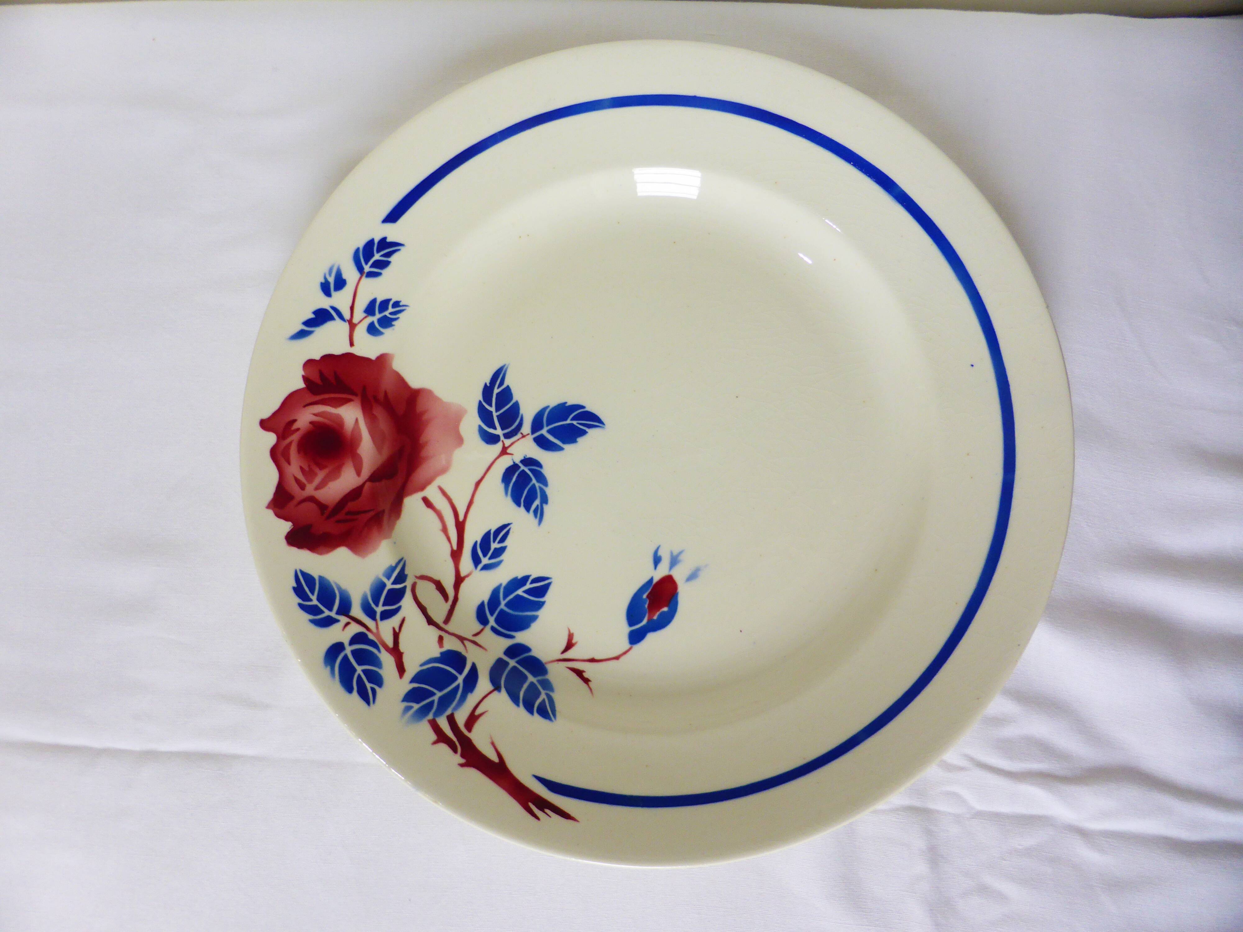 1 vintage round platter from K and G Luneville, Chantal model 221033