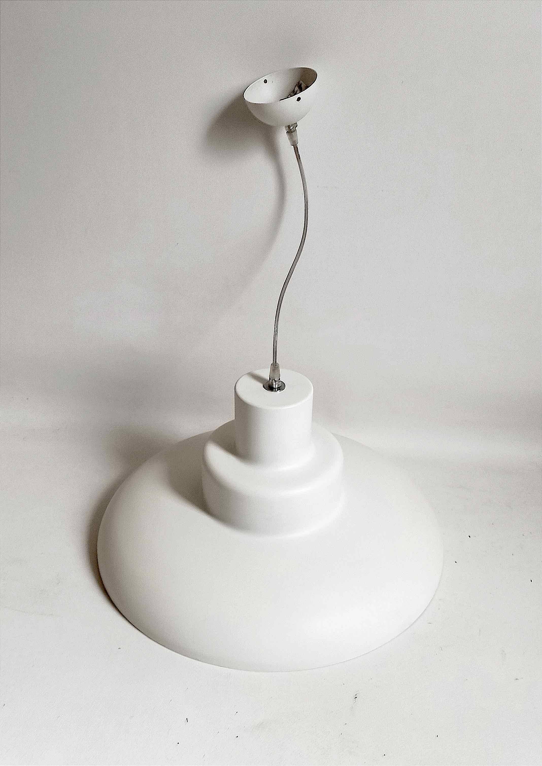 White lacquered chandelier Italian design 80s Diameter 50 cm