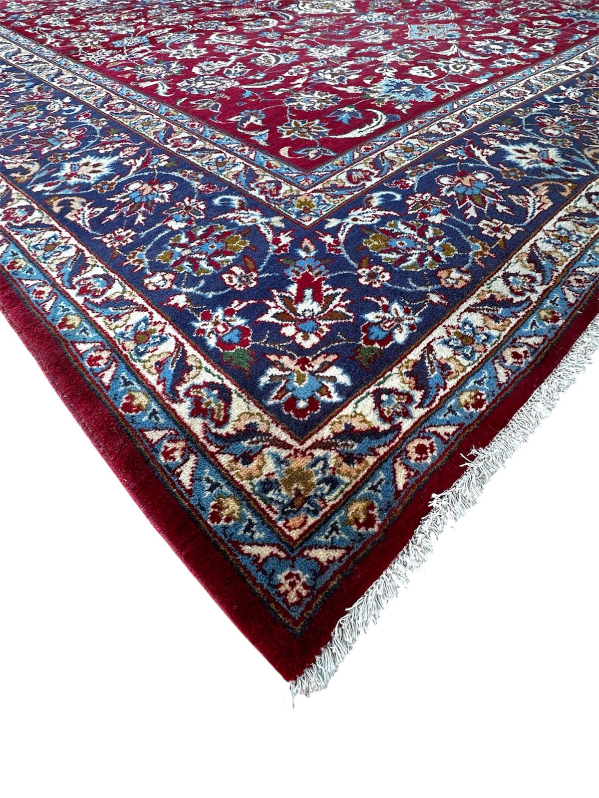 Large Persian carpet 3m x 4m