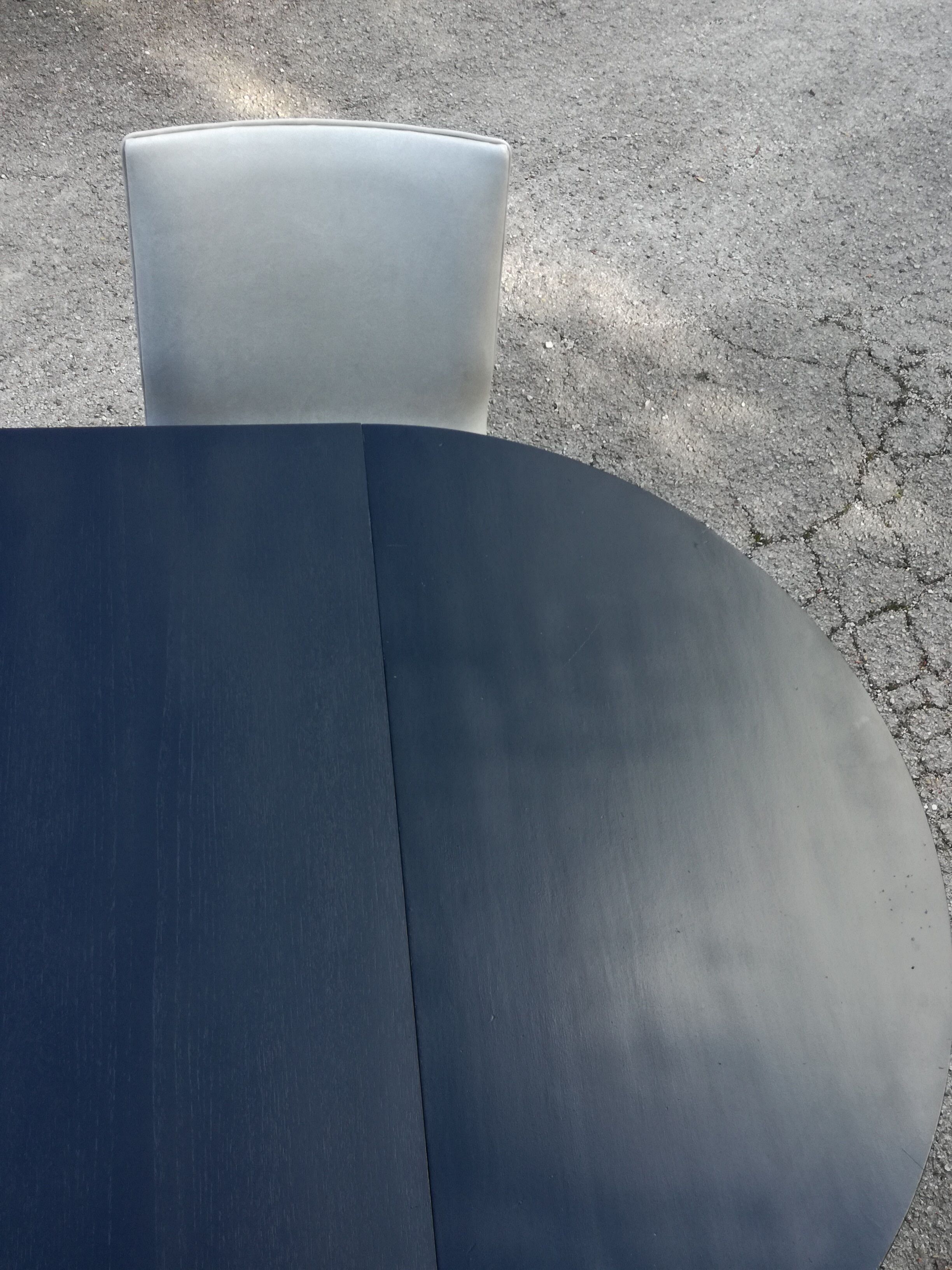 Expandable round dining table 2m46