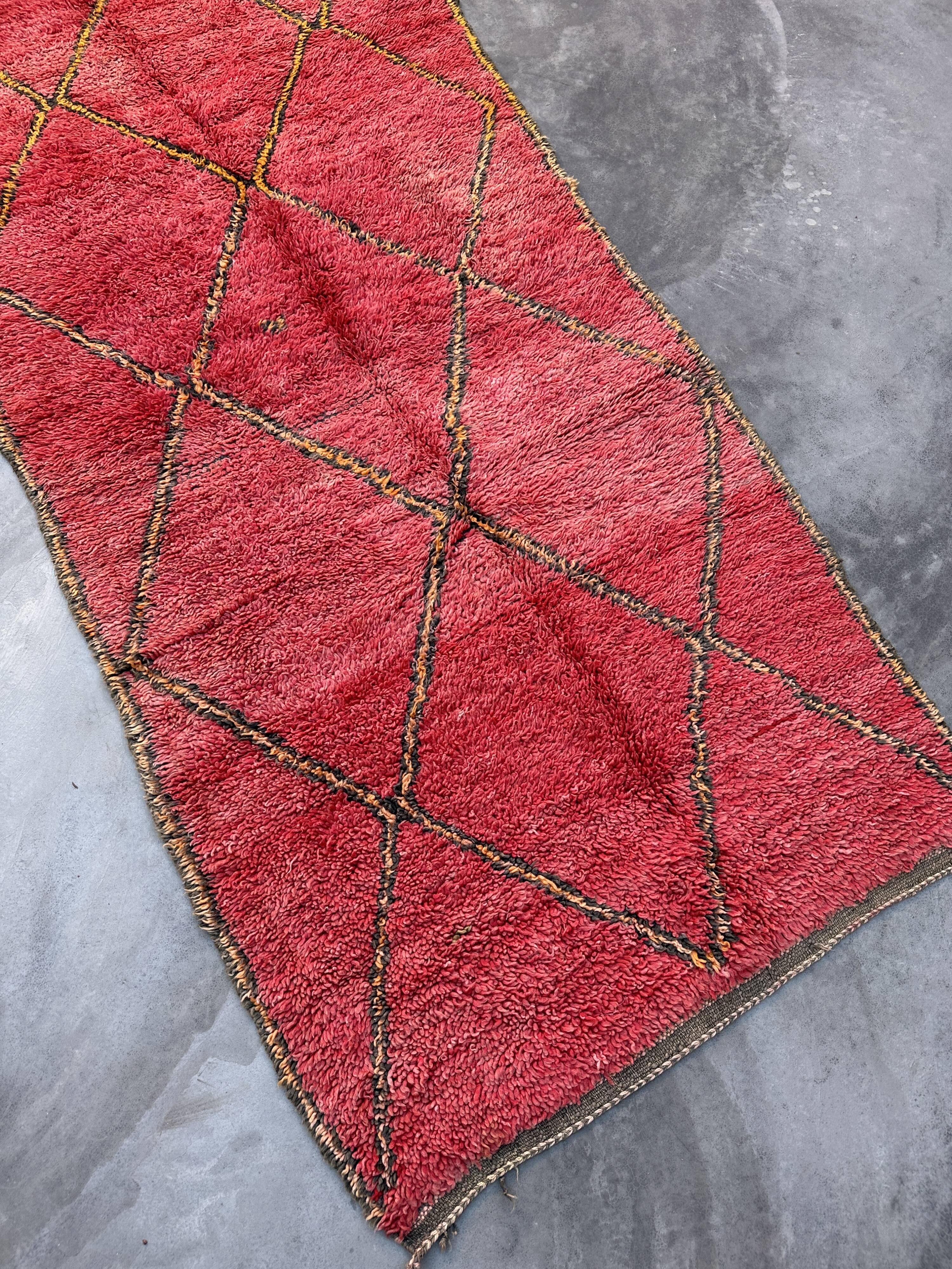Red Boujad Moroccan rug - 252 x 124 cm