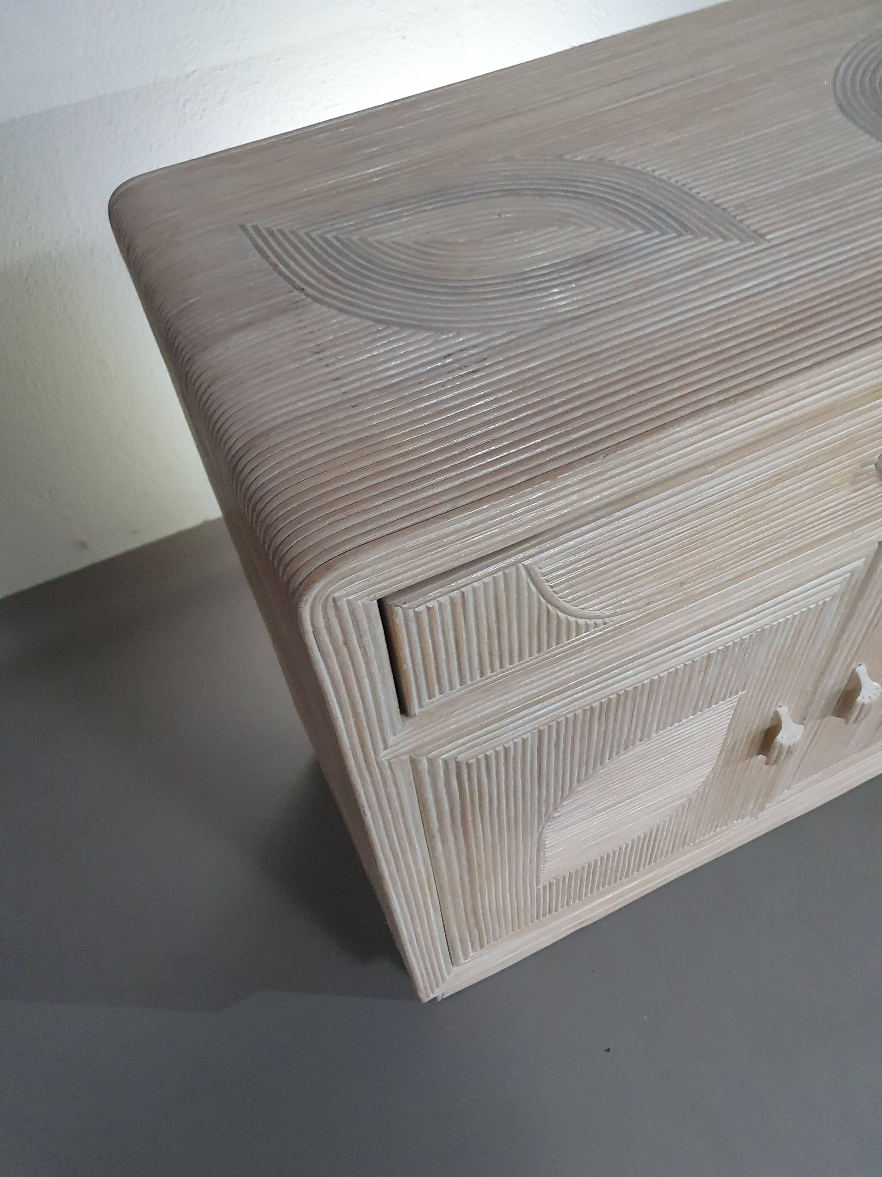 Split reed side board/cabinet 80 x 80 x 40 cm