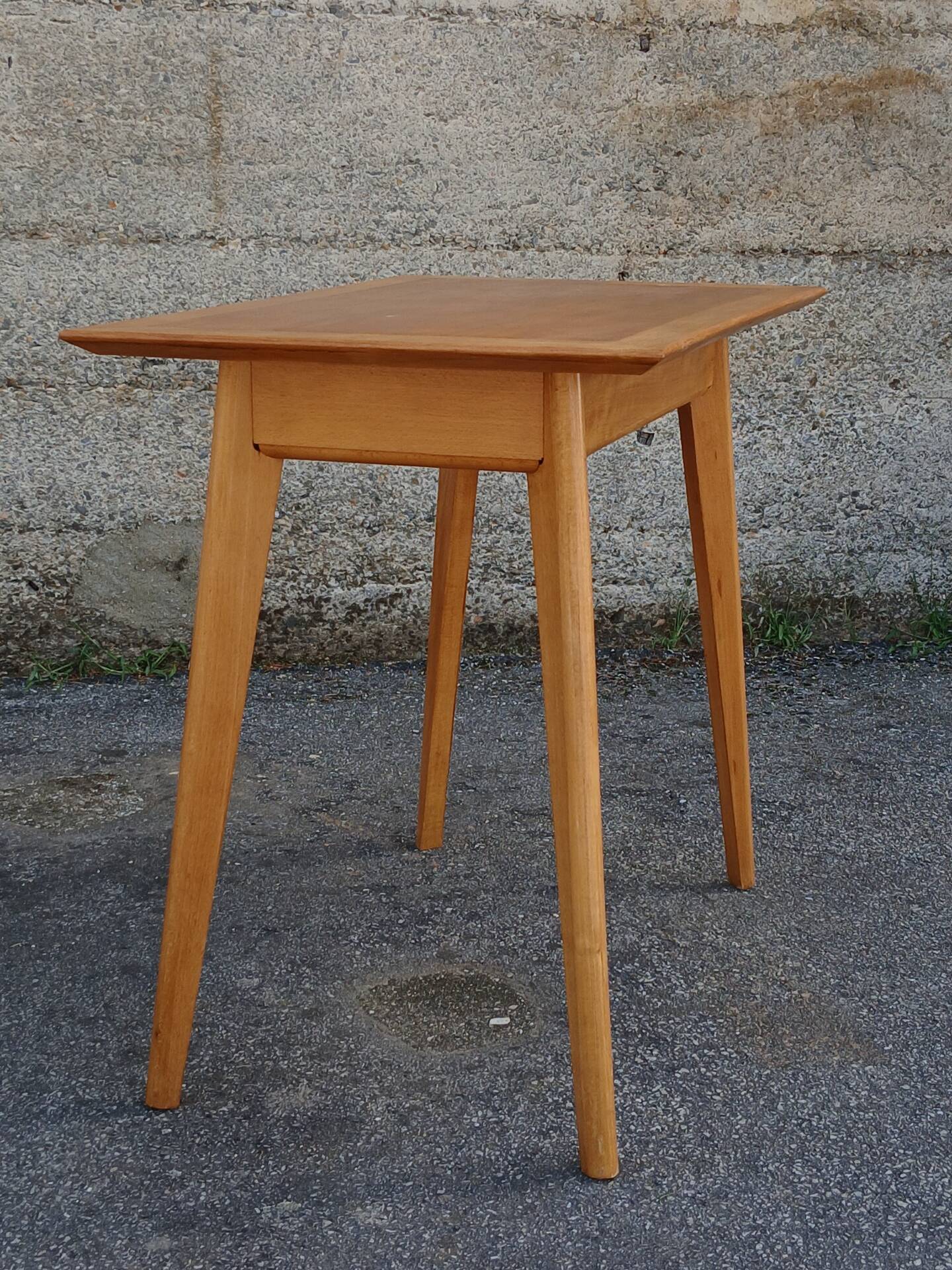 Table d’appoint bureau anneées 50/60