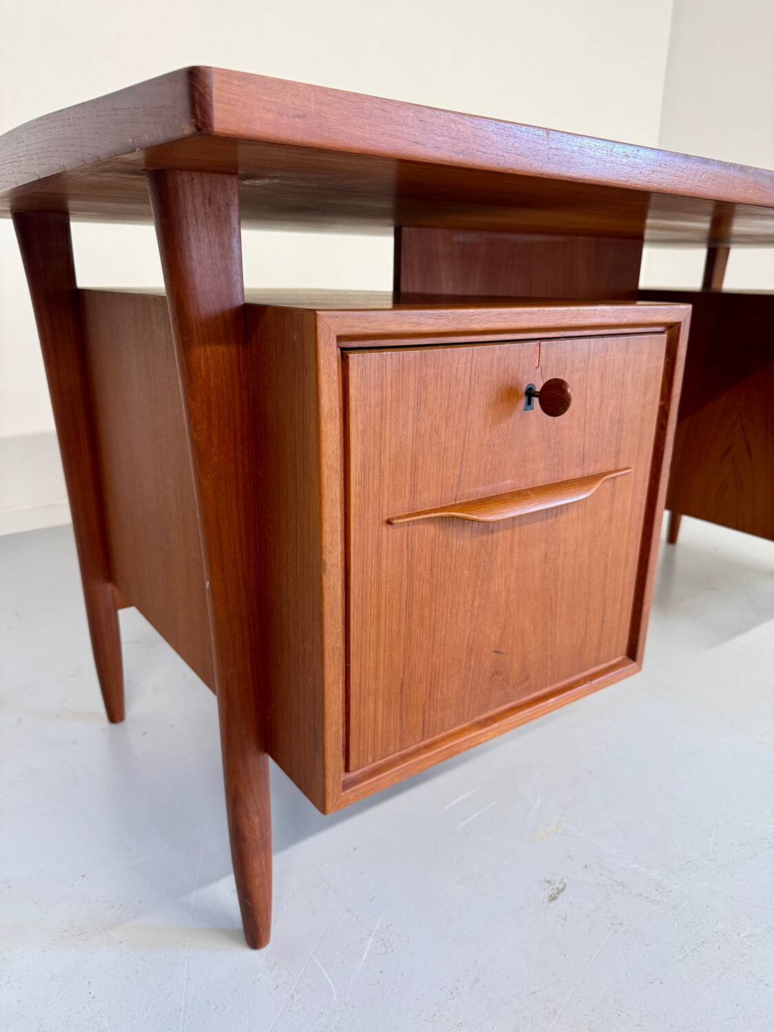 Scandinavian design desk Swiss Teack 70s vintage teak