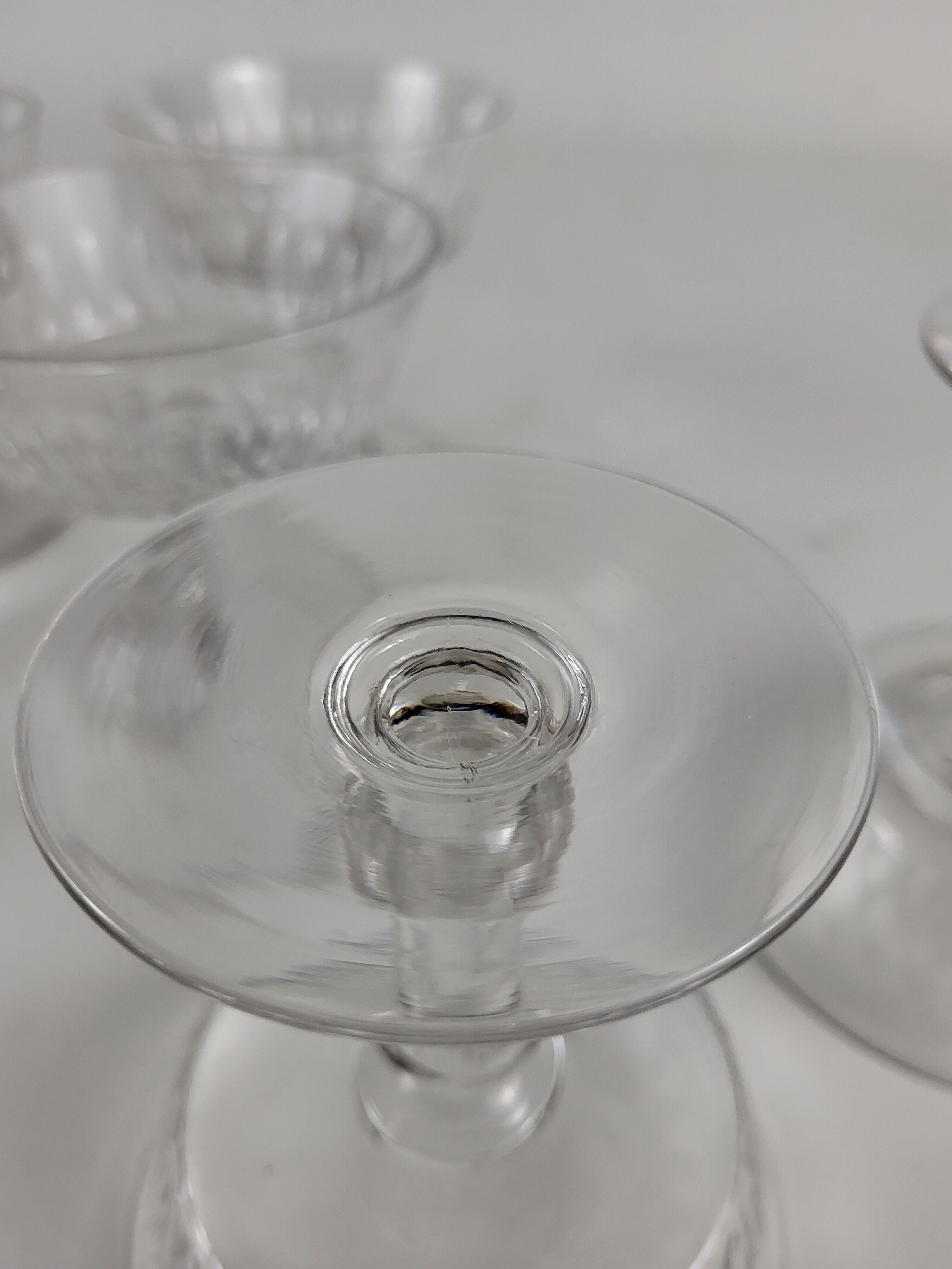 Set of 7 champagne glasses in crystal XIXth