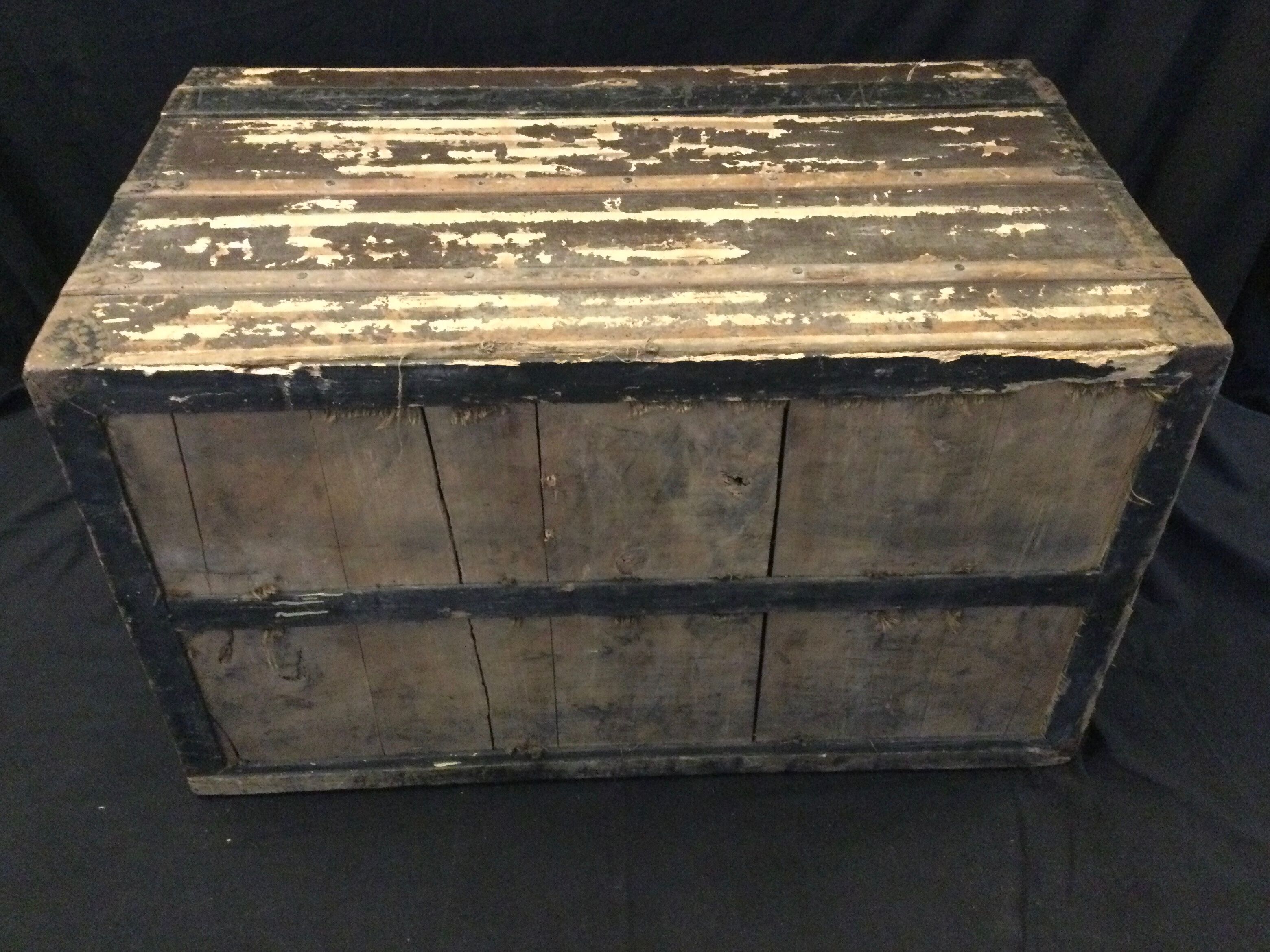 Old trunk E.Semette