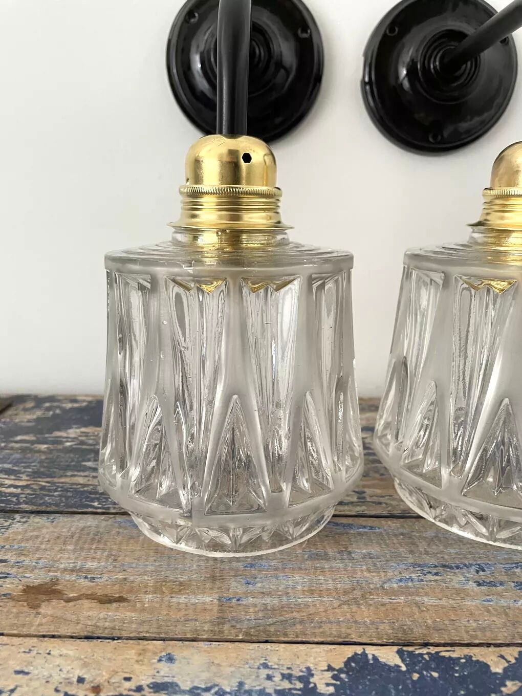 Set of three vintage identical sconces in chiseled glass