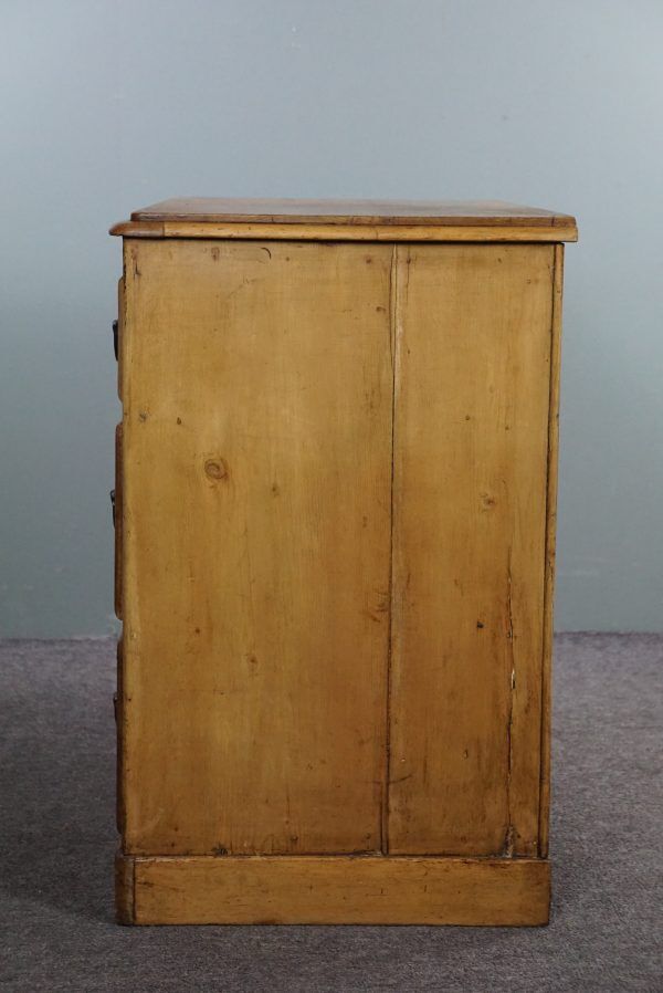 Commode anglaise ancienne en pin