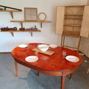 Table de salle à manger en bois exotique