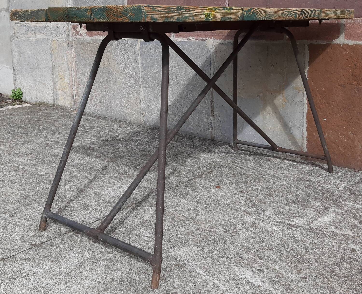 Folding workshop table