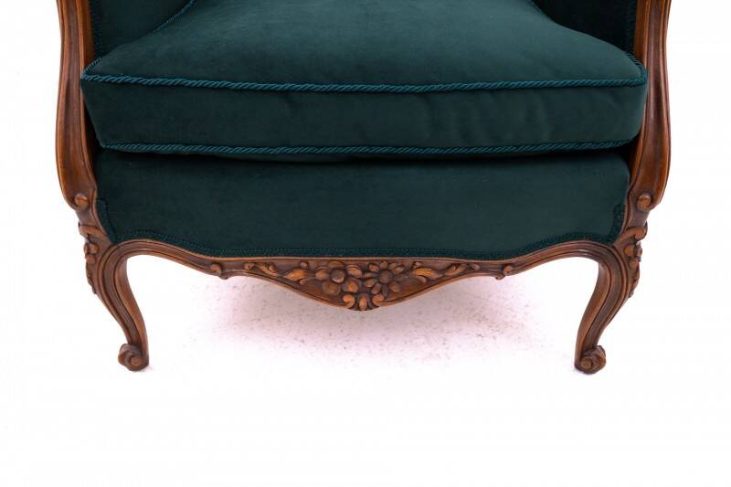 Fauteuil français ancien datant d'environ 1890. Après restauration.