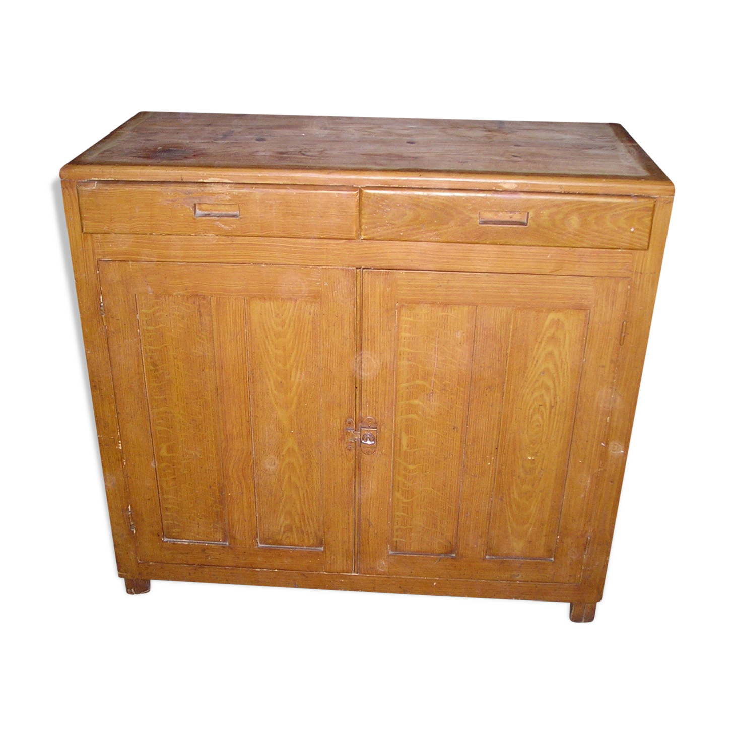 Buffet parisien en sapin