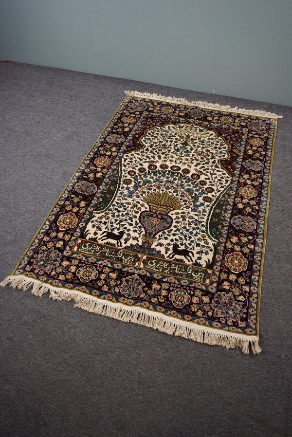 Oriental carpet in colorful silk, twentieth century 190x122cm