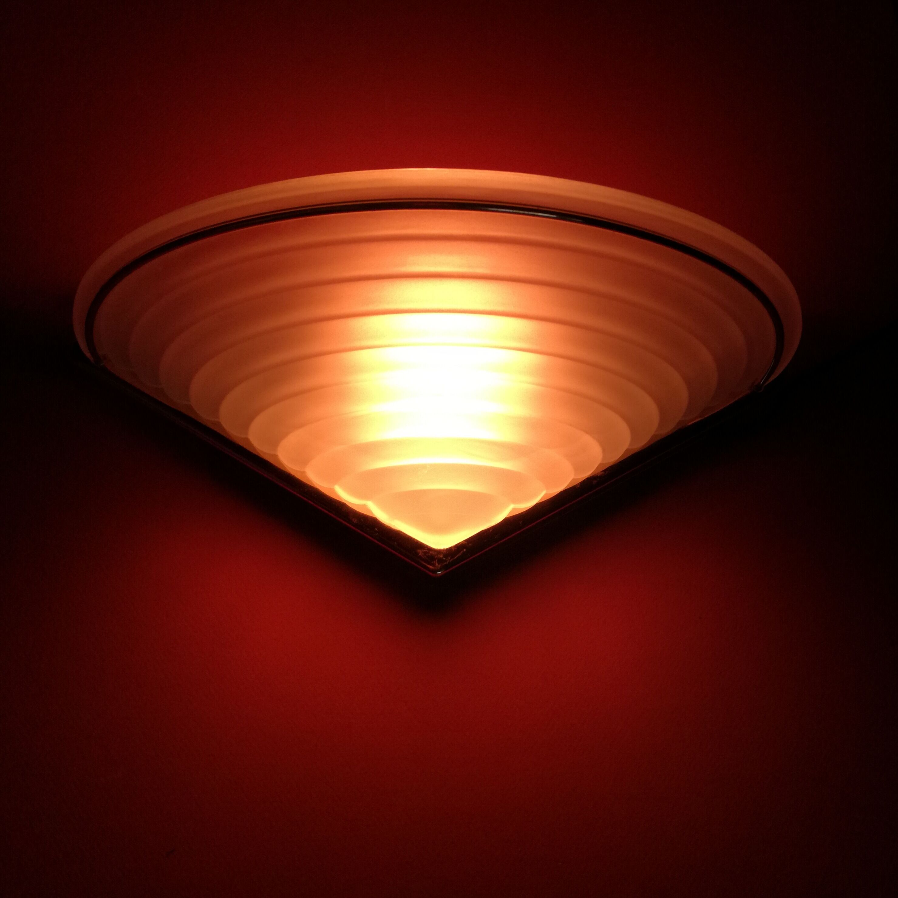 Half moon wall lamp in glass and gold metal L31