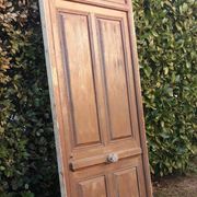 Porte d'entrée et son cadre imposte en verre translucide, début XXème