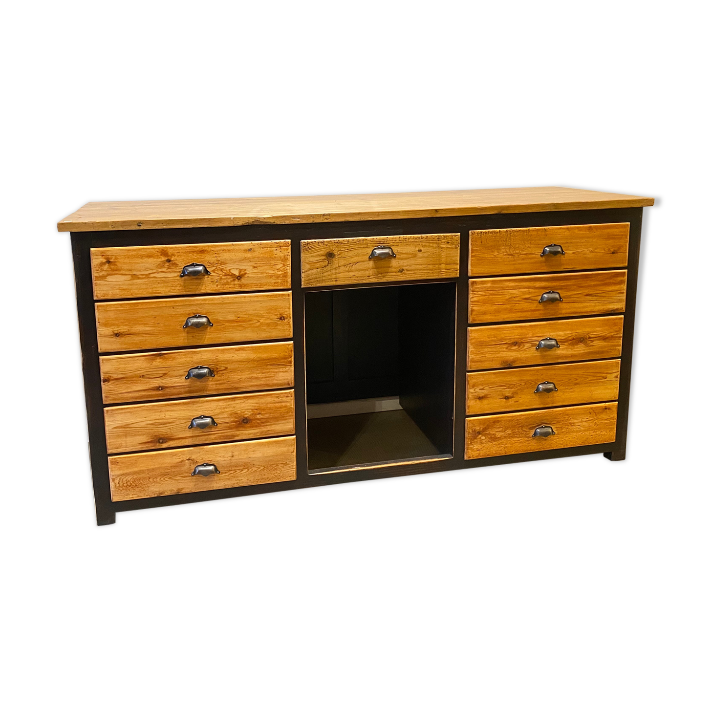 Counter-store hardware