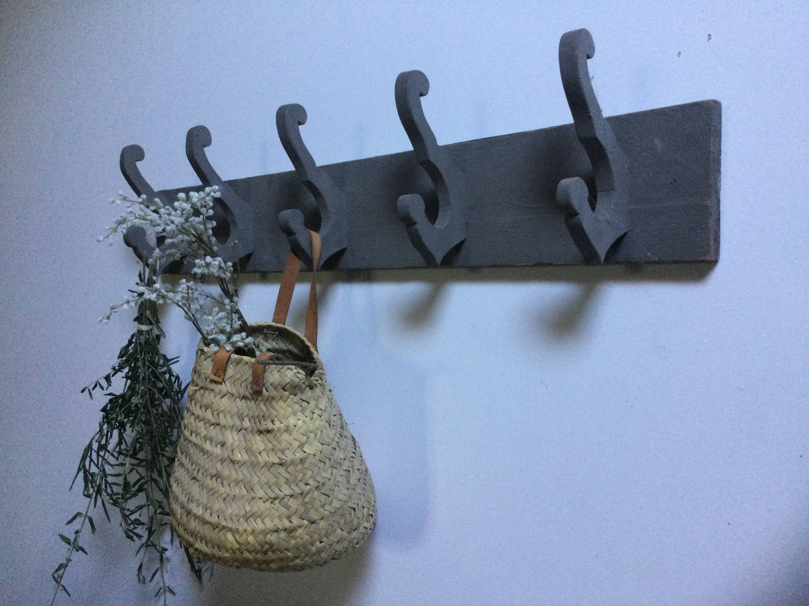 Porte manteau  ancien bois peint 5 patères
