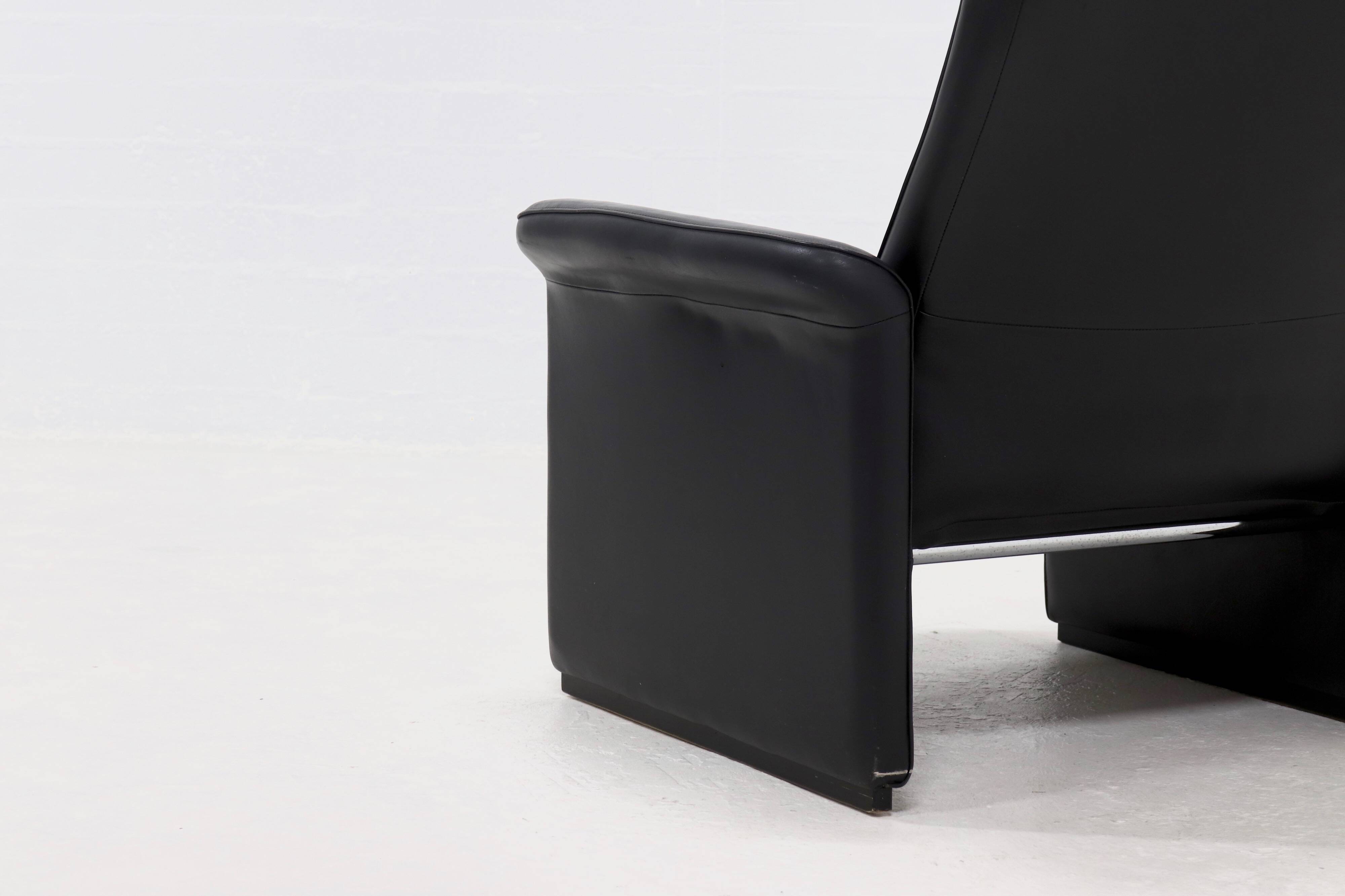DS50 black leather lounge chair by De Sede Switzerland 1980s