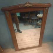 Mirroir biseauté, cadre en bois