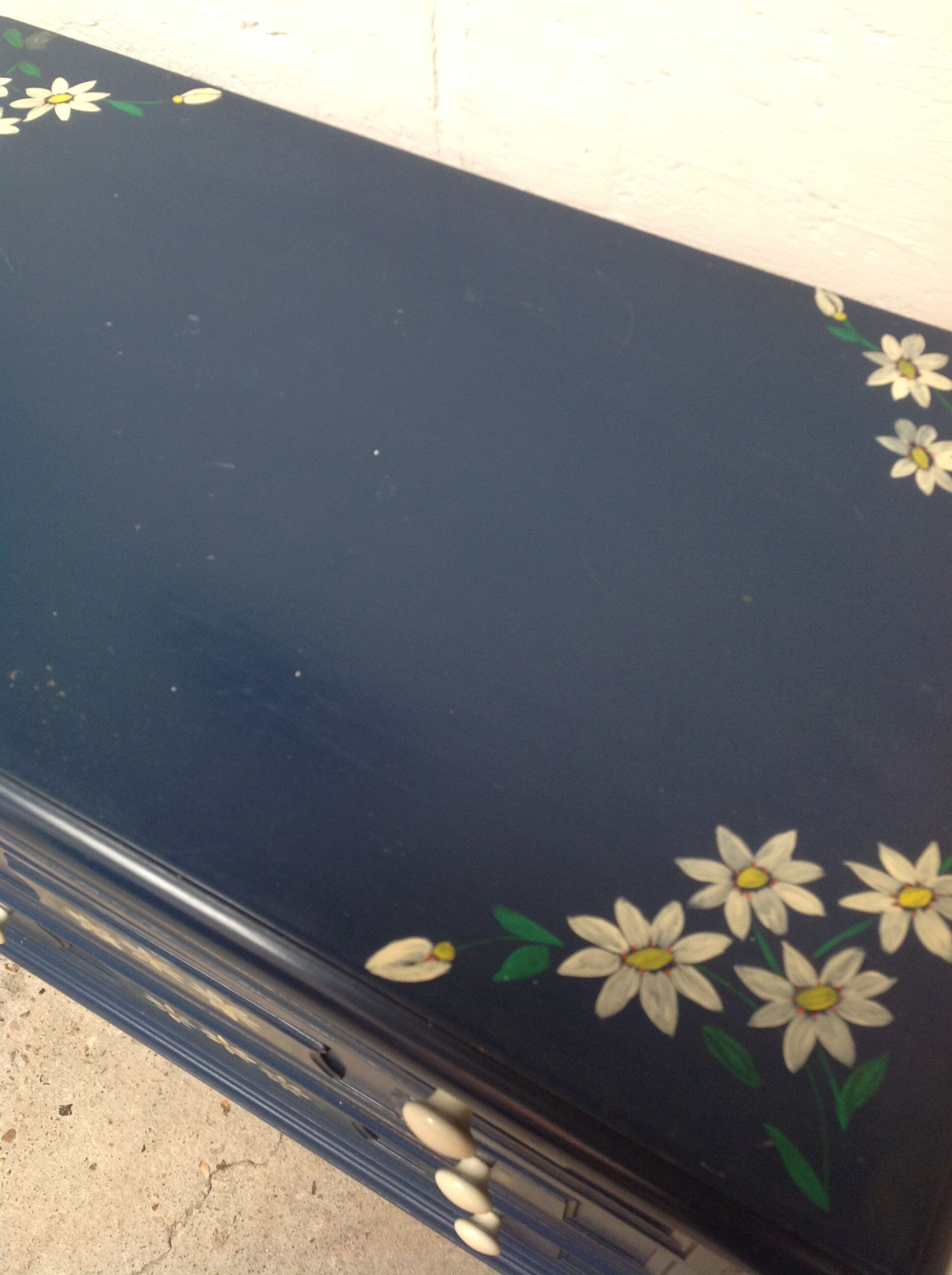 Dresser wood patterns flowers