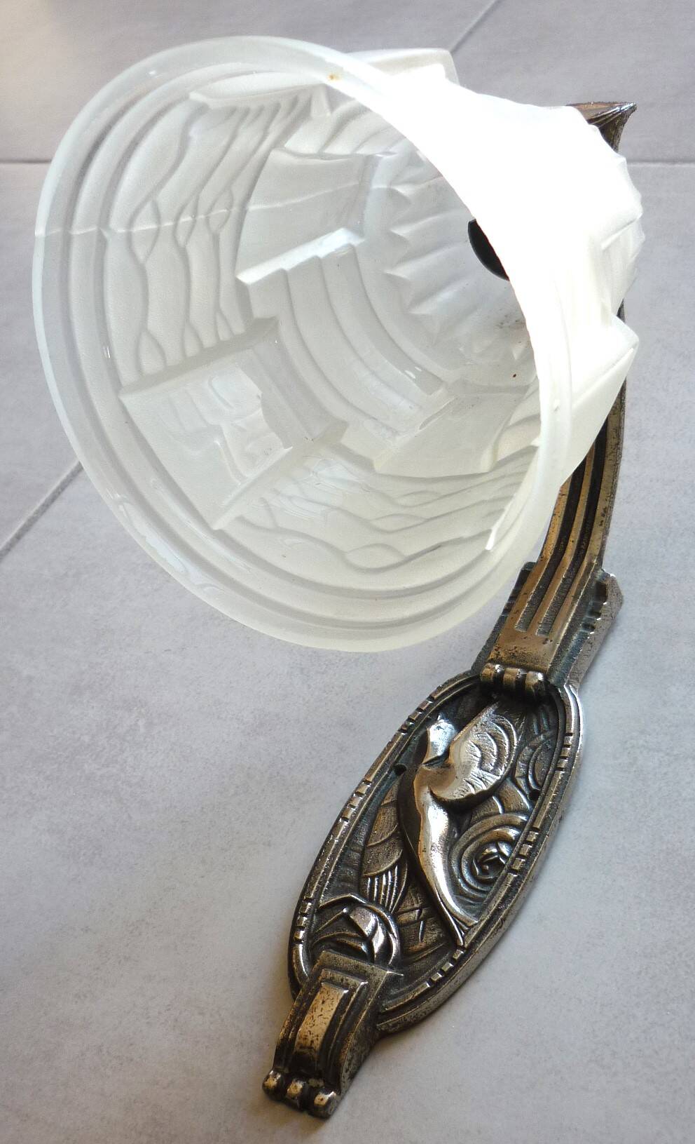 Art Deco wall light, silver-plated bronze, frosted glass, stylized bird decor
