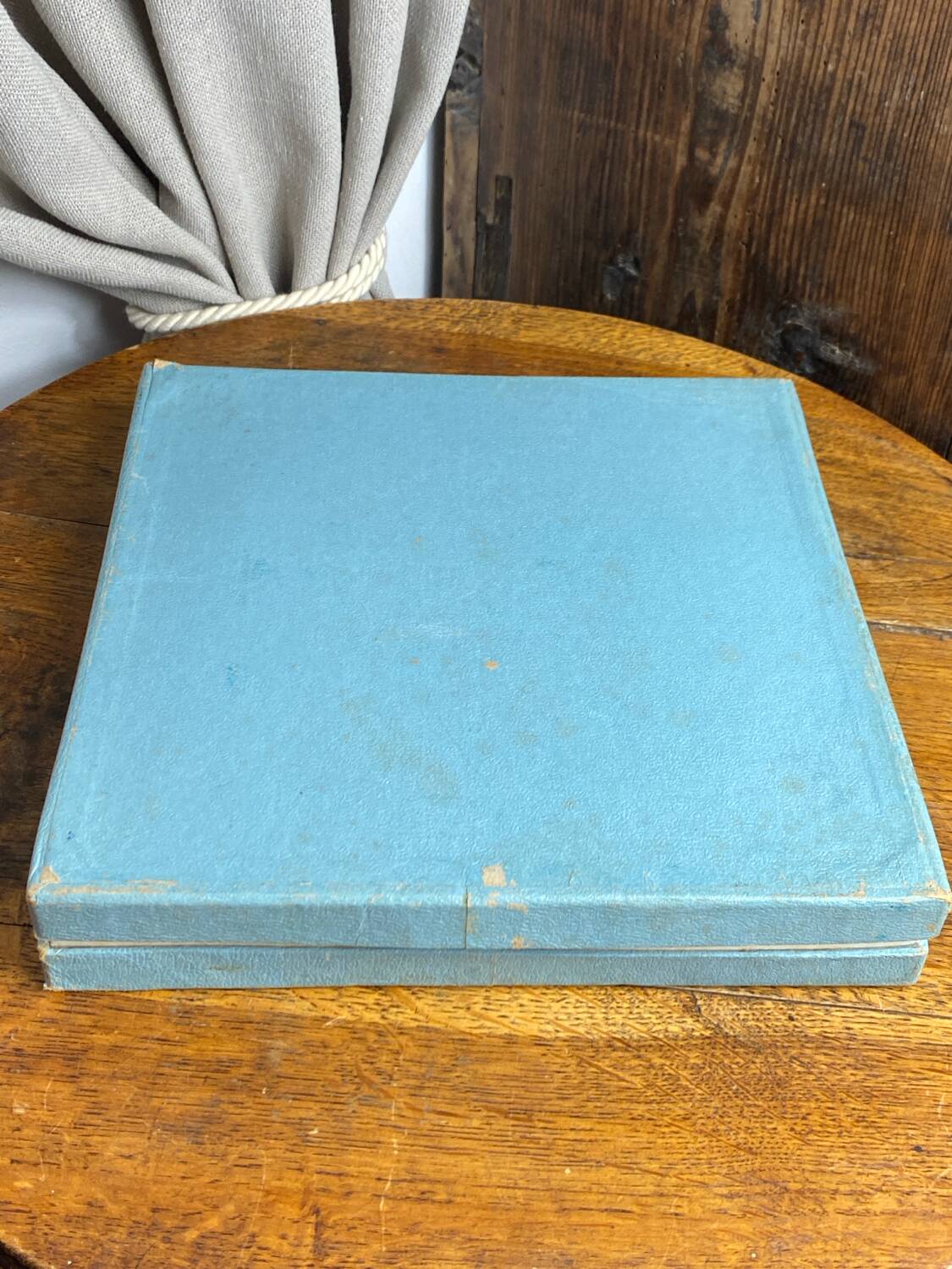 Marble and onyx chess set