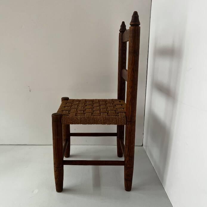 Child's chair made of wood and rope