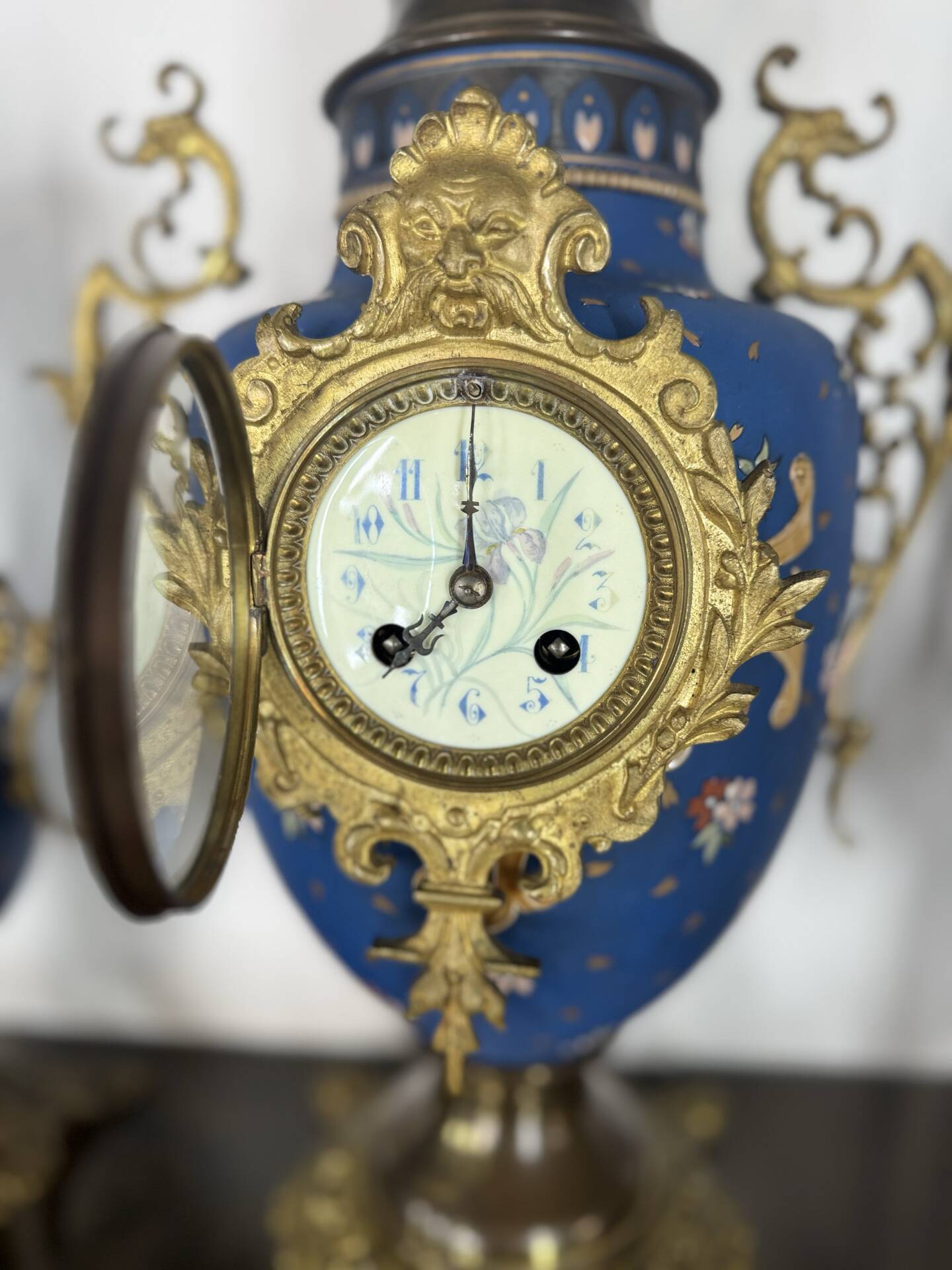 Garniture de cheminée Napoléon III en faïence Villeroy & Boch Mettlach