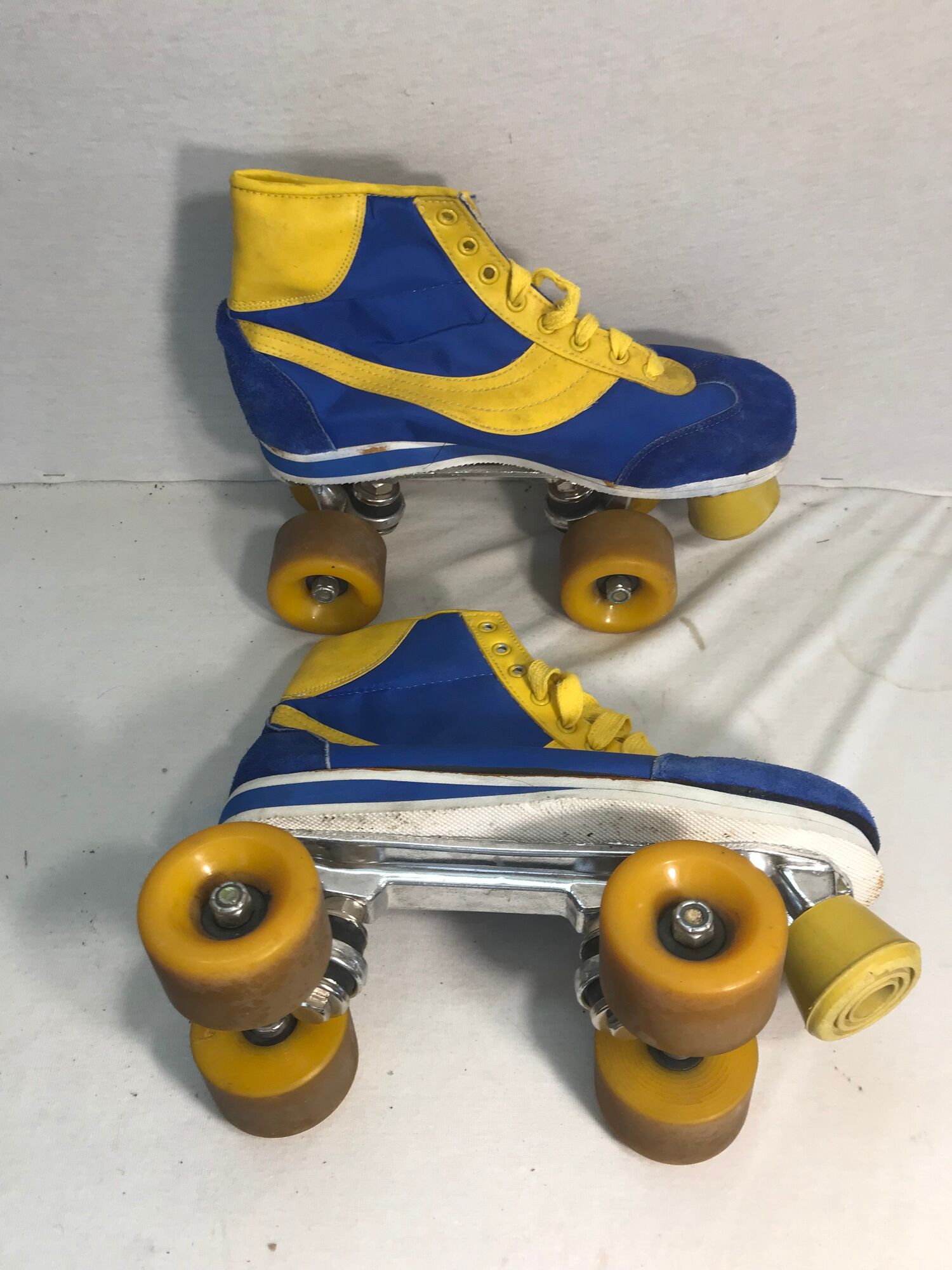 Ancienne paire de patins à roulettes bleu & jaune taille 41