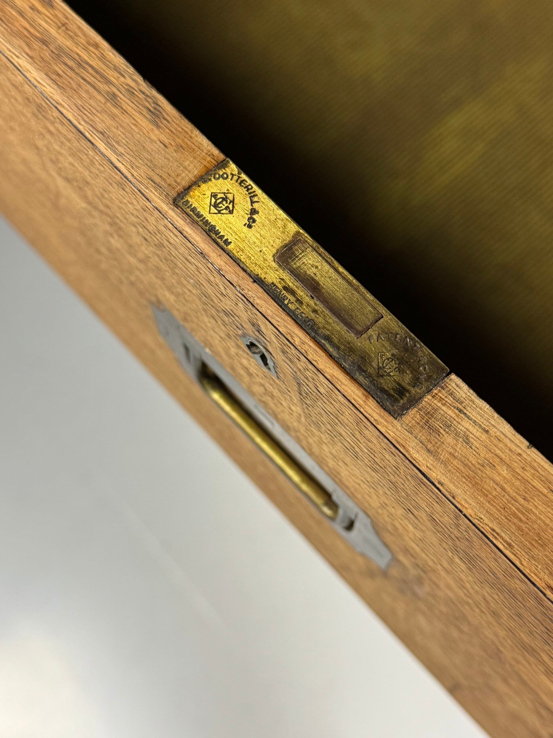Commode de campagne en chêne du 19ème siècle