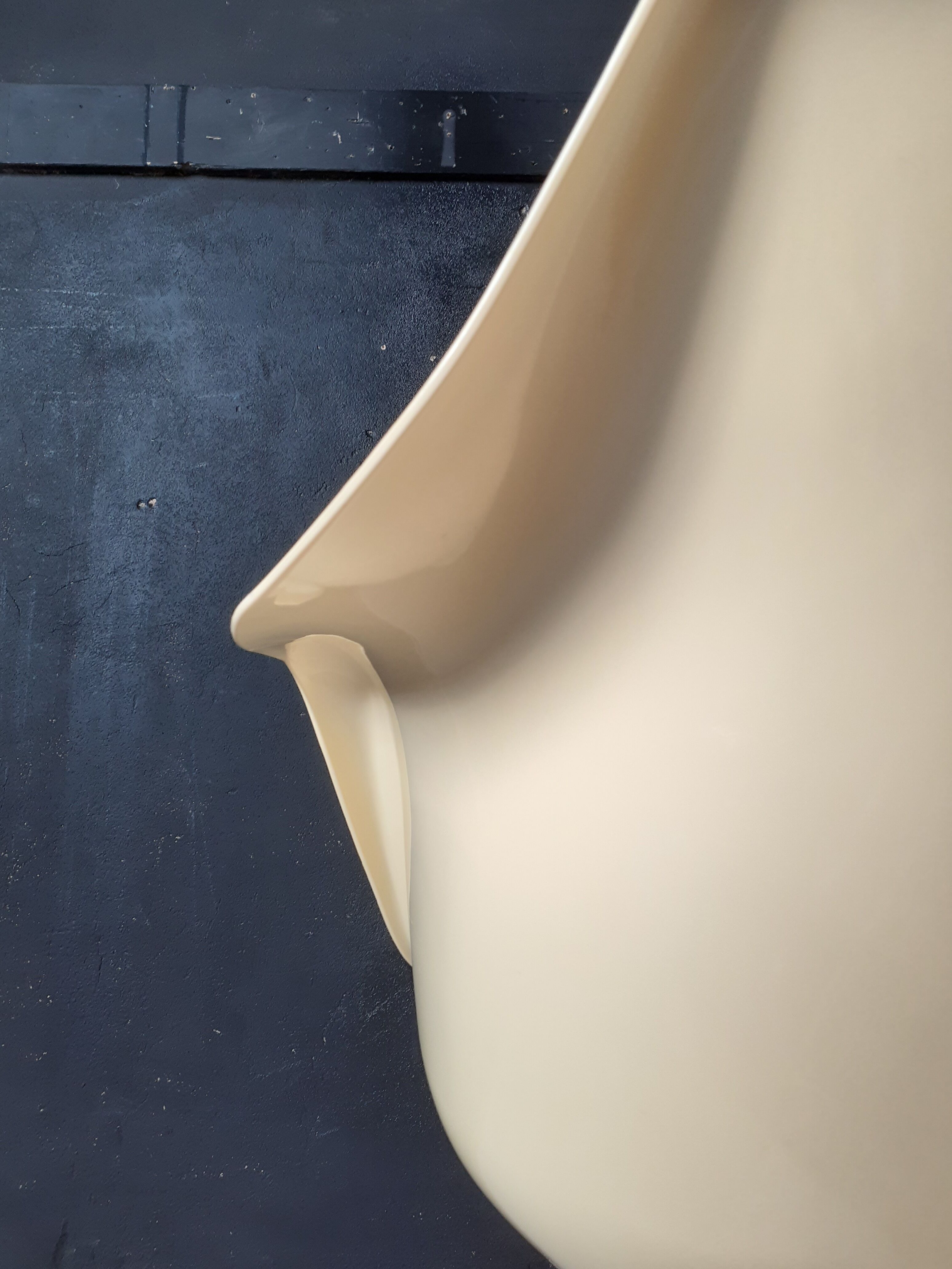 Italian swivel chair "tulip", design Rudi Bonzanini circa 1970