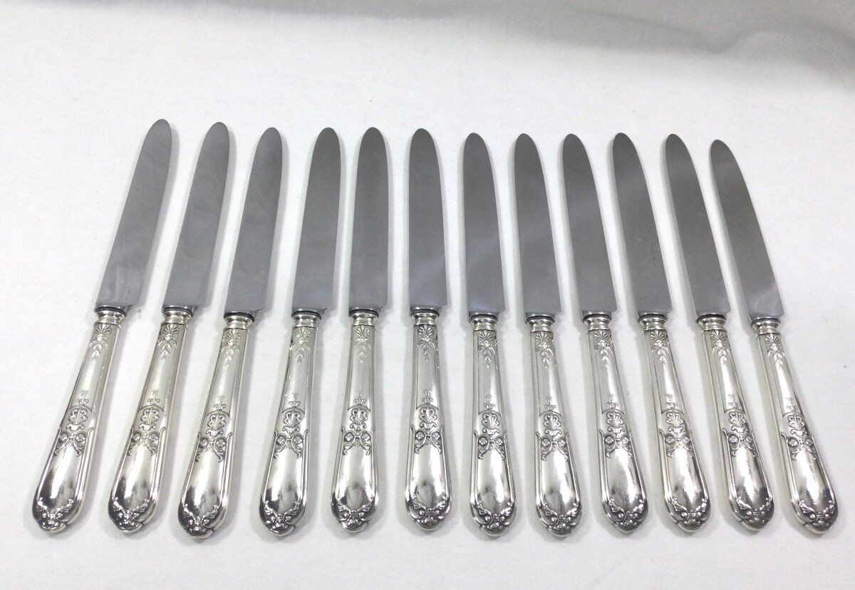 Saint Medard - Housewife Empire