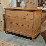 Old chest of drawers