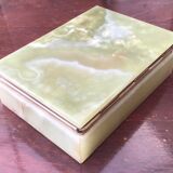 Vintage box in green onyx
