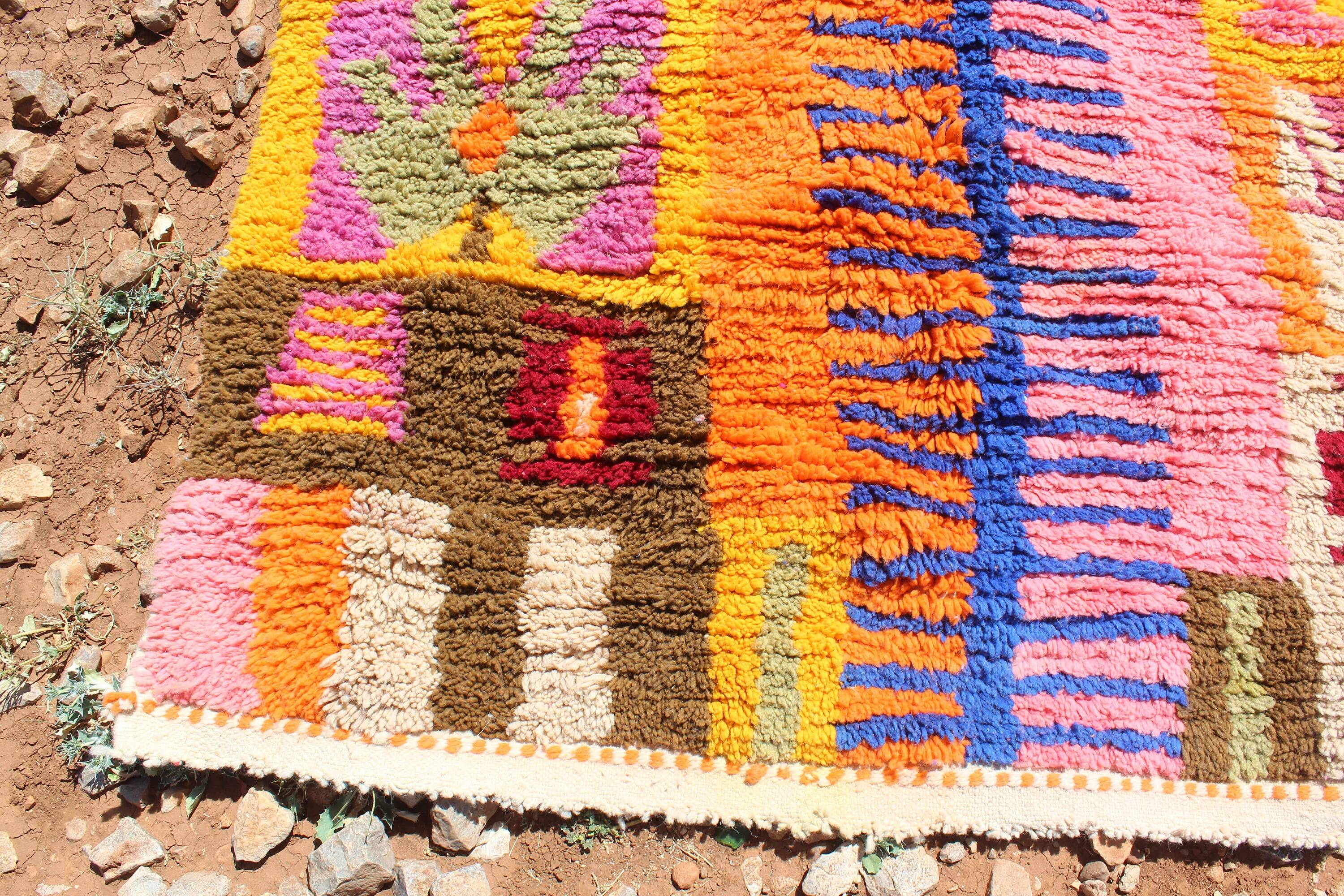 Moroccan rug in natural wool 3 x 2 m