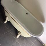 Cast iron bathtub