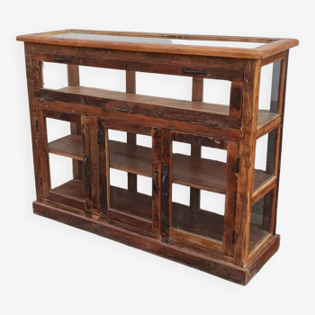 Vitrine en bois ancien