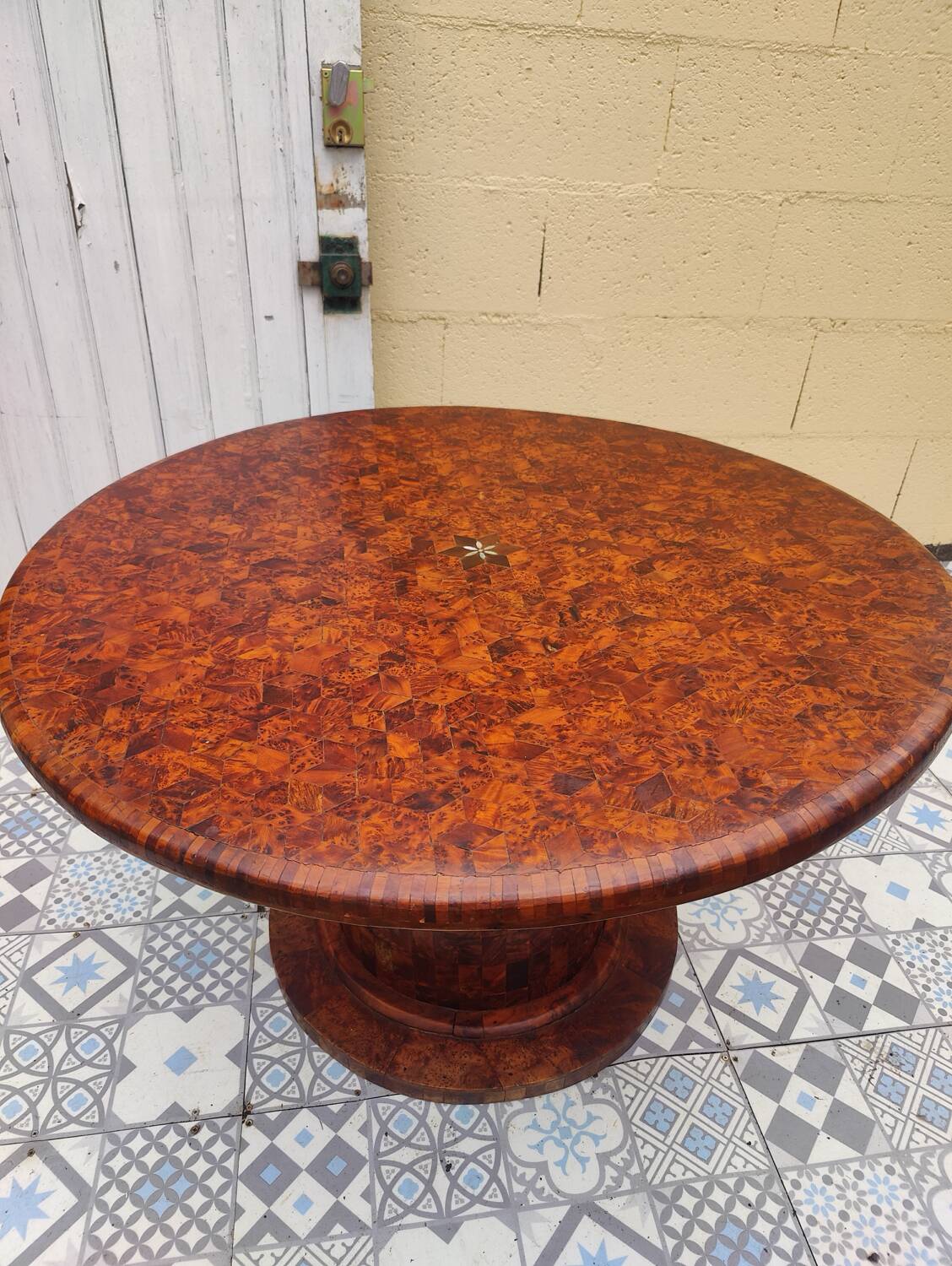 Thuya marquetry coffee table - Art Deco