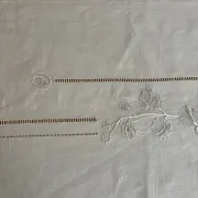 Nappe brodée ancienne