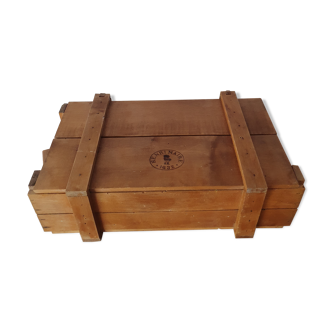Vintage wooden case Henri Maire