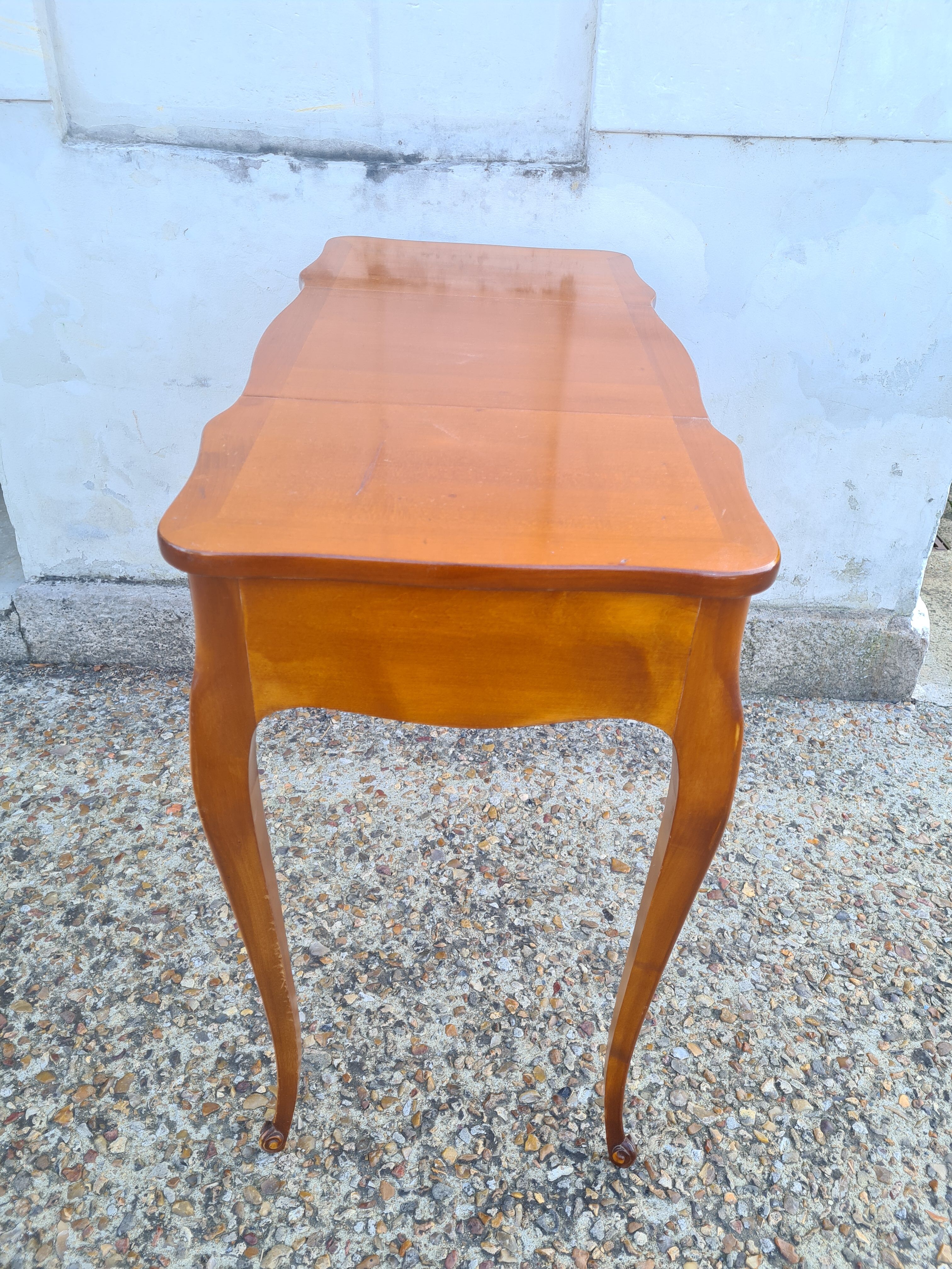Vintage cherry dressing table