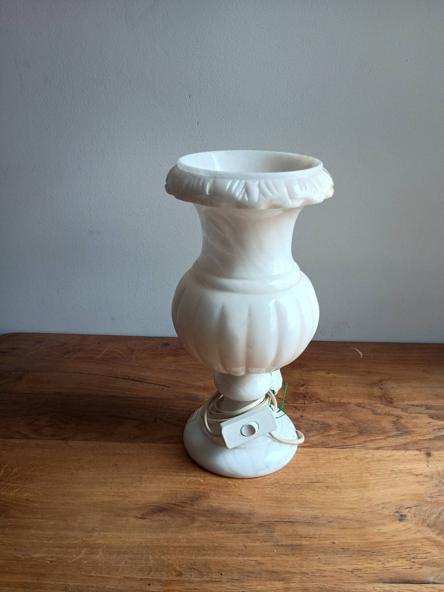 Alabaster lamp