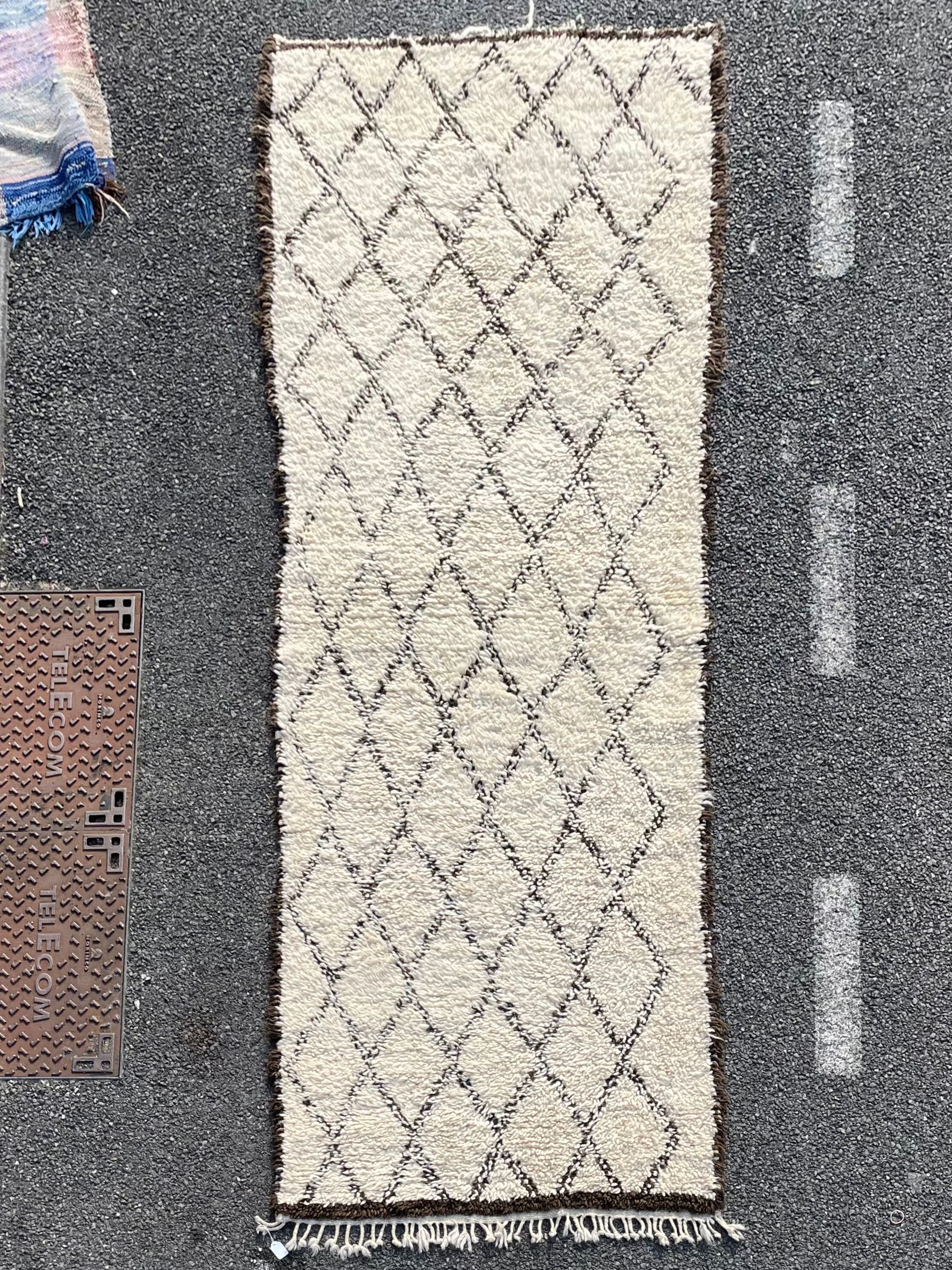 Long Berber hallway carpet Beni Ourain in wool 110x310 cm